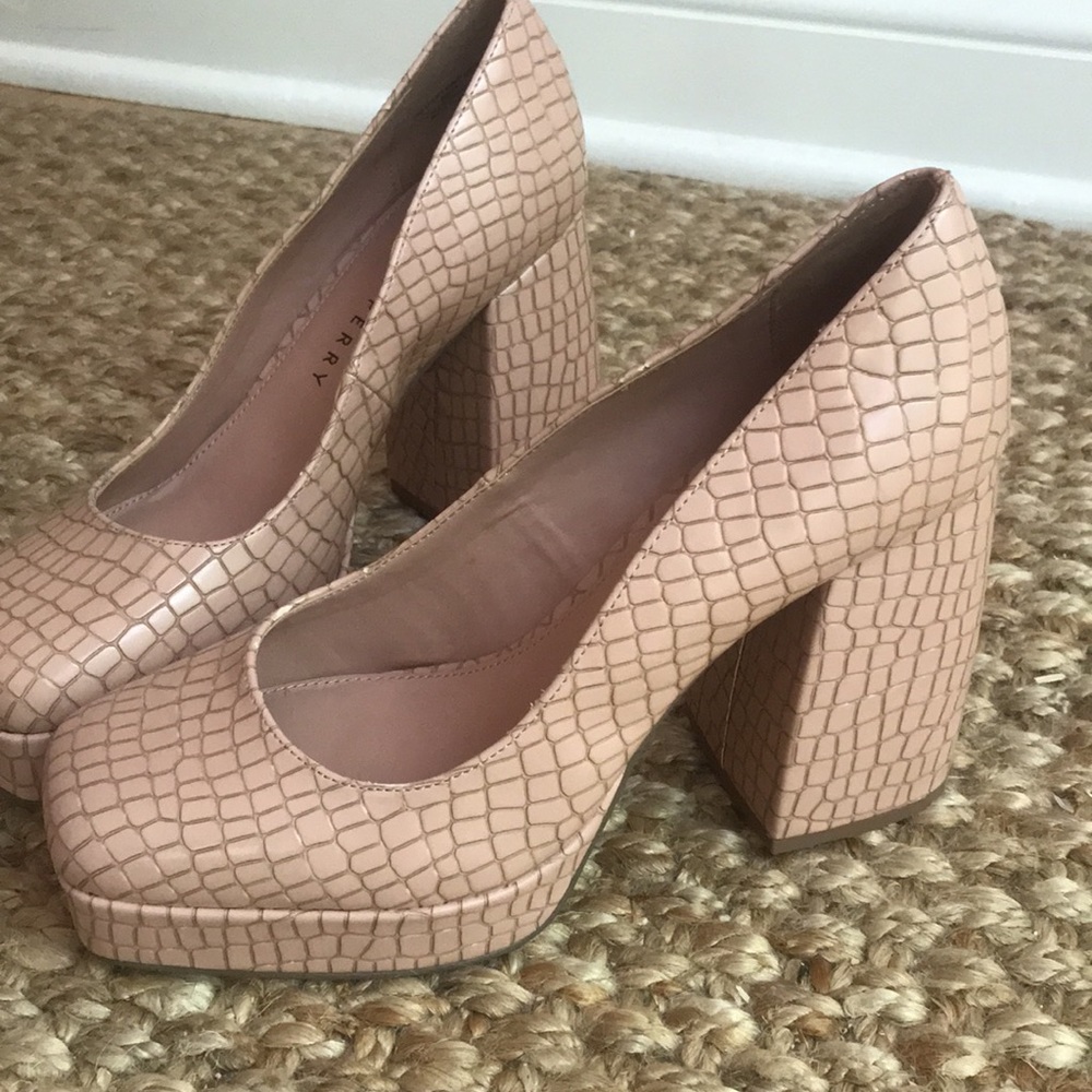 New: Nordstrom Katy Perry Collection Uplift Pump. Size 8 no box